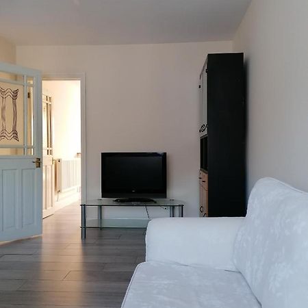 Chantilly Apartment Ickenham Bagian luar foto
