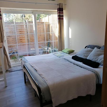 Chantilly Apartment Ickenham Bagian luar foto