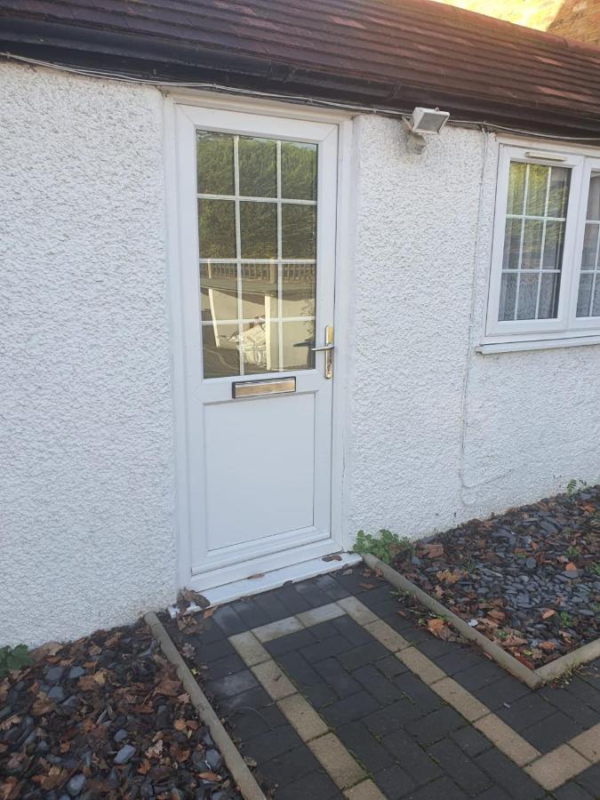 Chantilly Apartment Ickenham Bagian luar foto