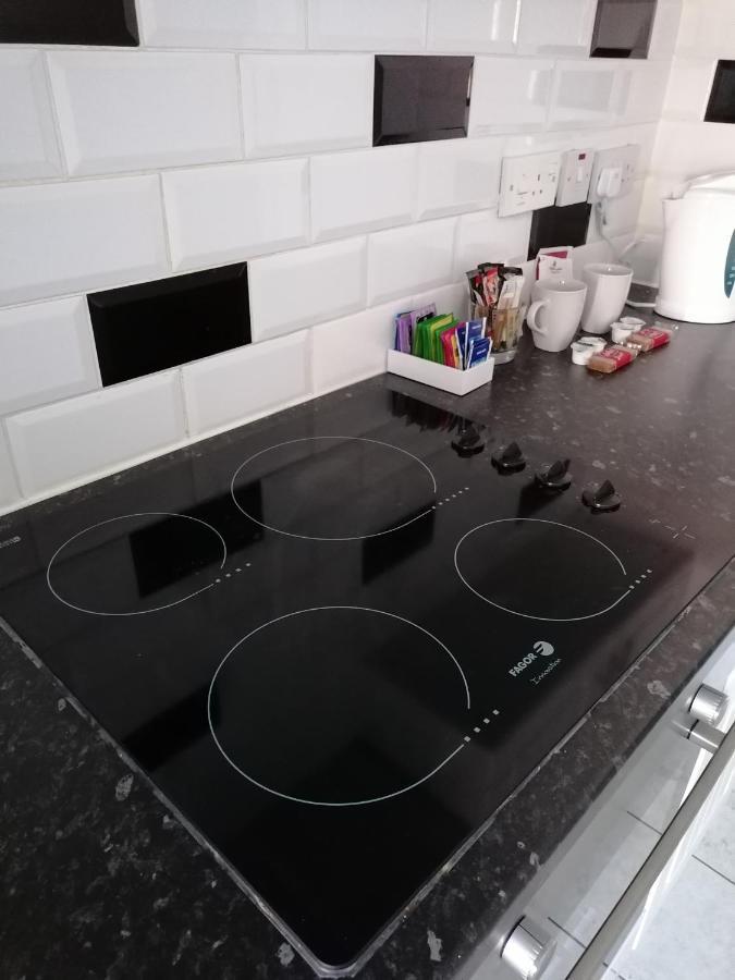Chantilly Apartment Ickenham Bagian luar foto