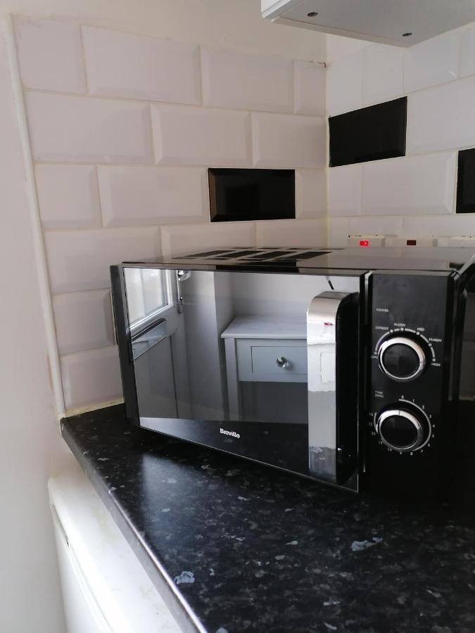 Chantilly Apartment Ickenham Bagian luar foto